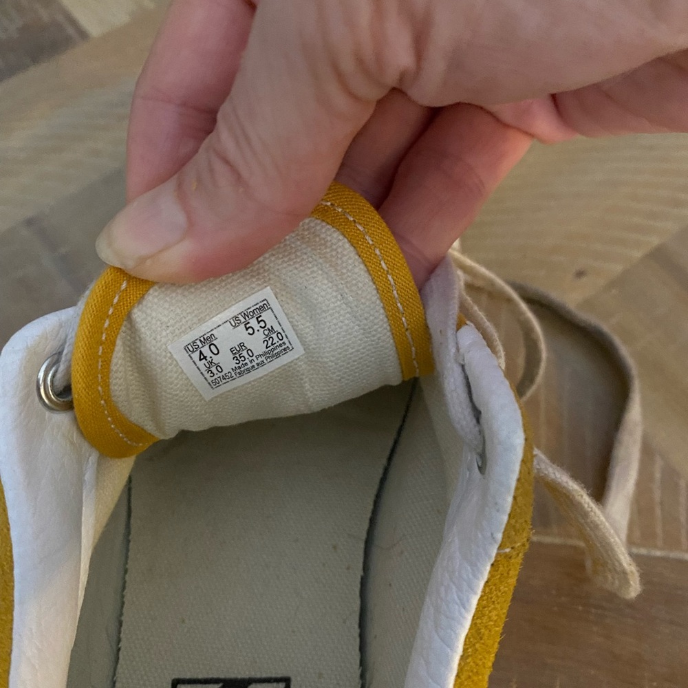 Vans. Goldens suede good condition - Picture 3 of 7